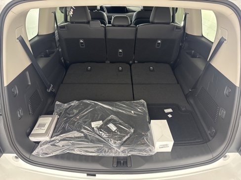 New 2025 Nissan Armada SV image 22