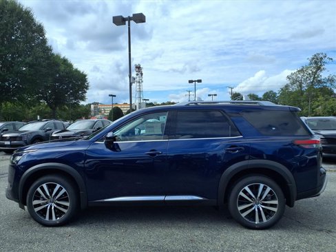New 2025 Nissan Pathfinder Platinum image 5