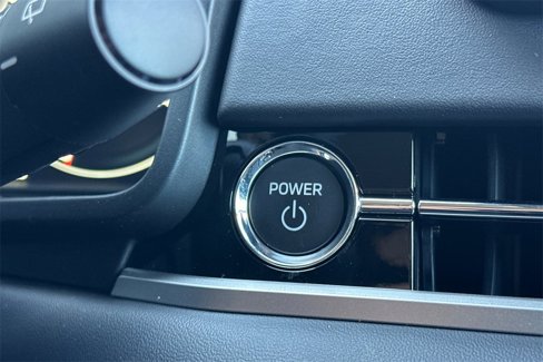 New 2025 Mitsubishi Outlander SE image 22