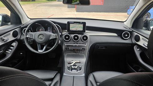 Used 2019 Mercedes-Benz GLC 300 w/ Premium Package image 32