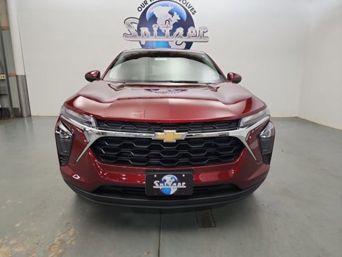 Used 2025 Chevrolet Trax LS w/ LS Convenience Package image 11