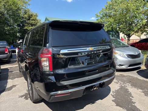 Used 2022 Chevrolet Suburban LT w/ Luxury Package image 3