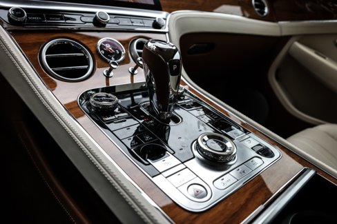 Used 2024 Bentley Continental GT image 11