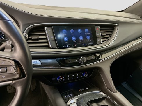 Used 2024 Buick Enclave Premium image 26