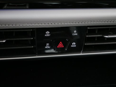 Used 2025 Volkswagen Atlas Peak Edition SE image 23