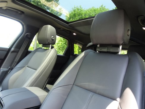 New 2026 Land Rover Range Rover Velar Dynamic SE image 18