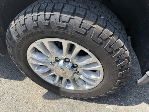 Used 2021 Chevrolet Silverado 2500 High Country w/ Z71 Off-Road Package image 22