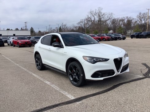 New 2025 Alfa Romeo Stelvio Sprint w/ Veloce Package image 7