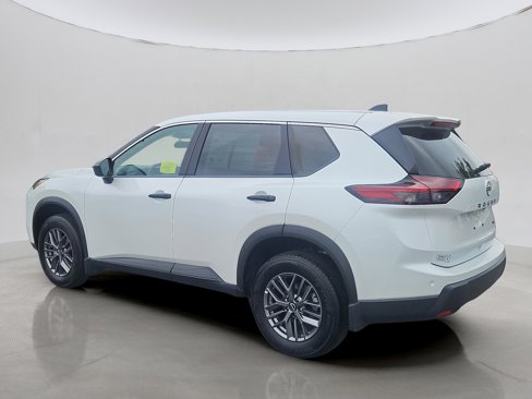Used 2025 Nissan Rogue S image 26