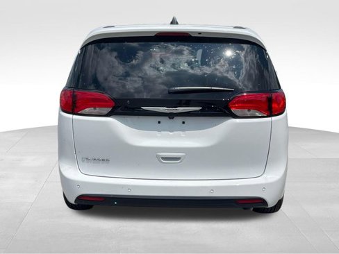 New 2026 Chrysler Voyager LX image 4