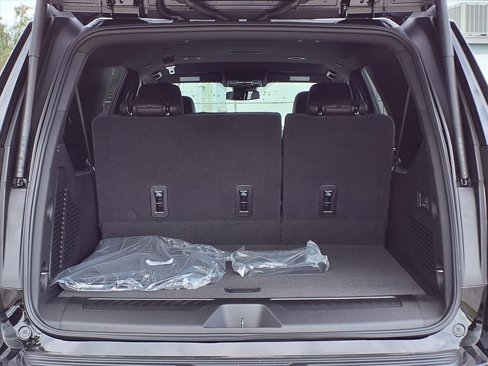 New 2026 Chevrolet Suburban LT w/ Comfort Package image 6