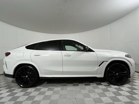 Used 2025 BMW X6 M60i w/ Parking Assistance Package image 8