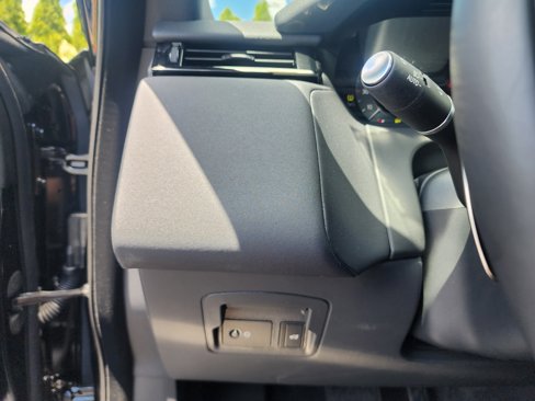 Used 2025 Land Rover Range Rover Velar S image 27