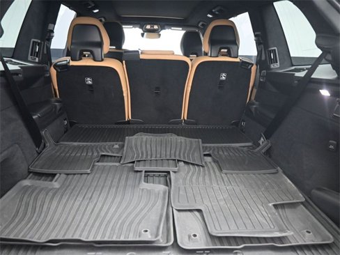 Used 2024 Volvo XC90 B6 Ultimate w/ Lounge Package image 32