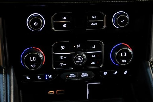 Used 2022 Chevrolet Suburban Premier image 29