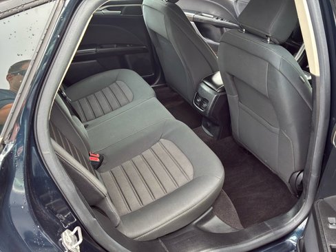 Used 2020 Ford Fusion SE image 16