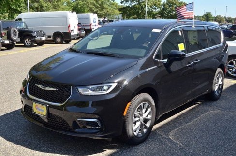 New 2026 Chrysler Pacifica Select image 4