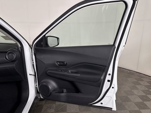 New 2024 Nissan Kicks S image 36