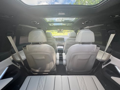 Used 2025 BMW X7 xDrive40i w/ M Sport Package image 55