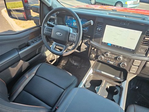 Used 2025 Ford F250 Lariat w/ Tremor Off-Road Package image 33