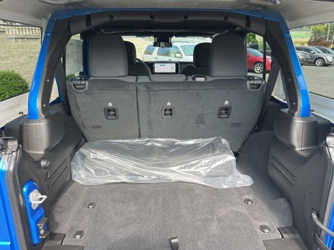 New 2025 Jeep Wrangler Unlimited Rubicon image 17