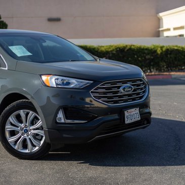 Used 2021 Ford Edge Titanium w/ Cargo Accessory Package image 9
