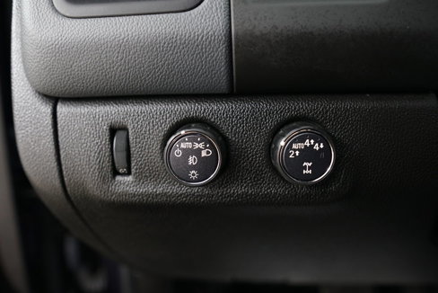 Used 2018 Chevrolet Colorado Z71 w/ Centennial Edition image 23