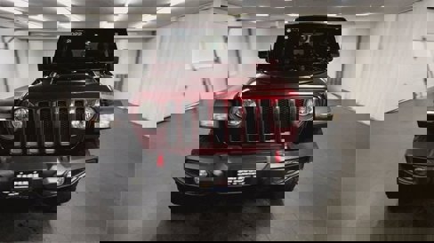 Used 2022 Jeep Wrangler Unlimited Rubicon w/ Cold Weather Group image 3