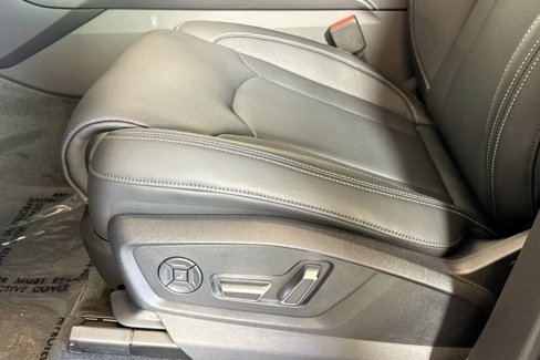 New 2025 Audi Q7 3.0T Prestige image 17