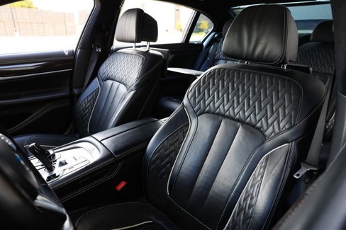 Used 2019 BMW M760i xDrive image 6