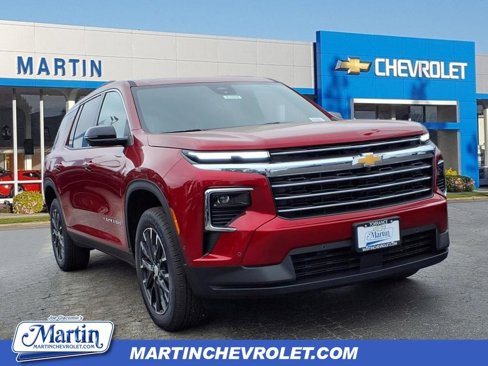 New 2025 Chevrolet Traverse LT w/ Enhanced Driving Package image 1