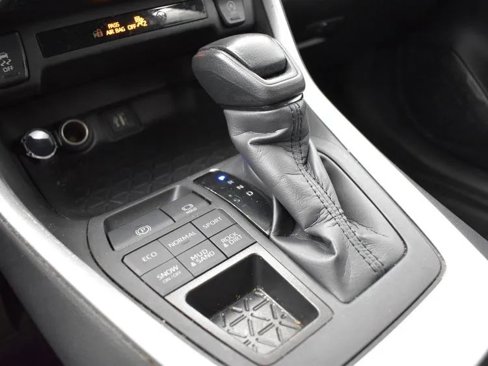 Used 2023 Toyota RAV4 LE image 37