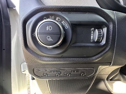 New 2025 Jeep Gladiator Sport image 30