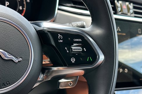 Used 2025 Jaguar F-PACE R-Dynamic S image 28