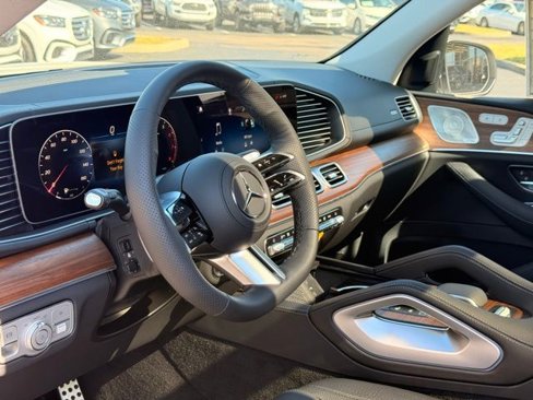 New 2026 Mercedes-Benz GLS 450 4MATIC image 17