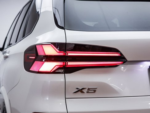 New 2026 BMW X5 sDrive40i w/ M Sport Package image 10