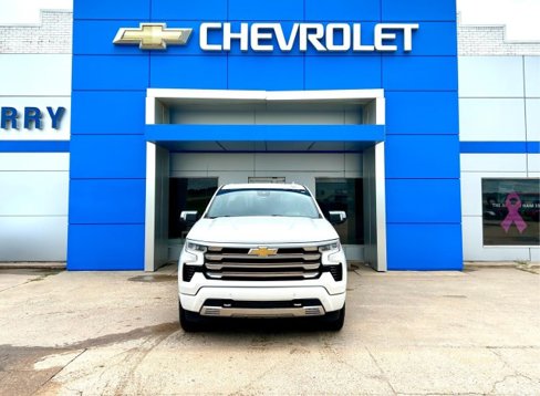 Used 2022 Chevrolet Silverado 1500 High Country w/ Technology Package image 7