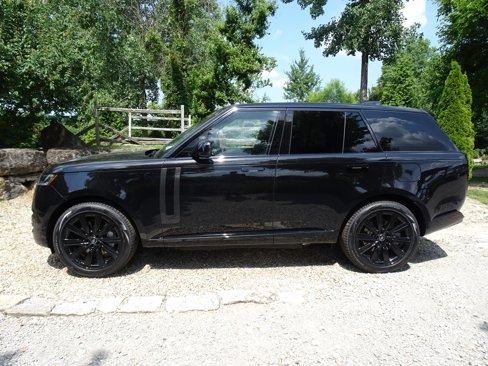 New 2025 Land Rover Range Rover SE image 9