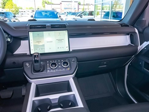 New 2025 Land Rover Defender 90 S image 40