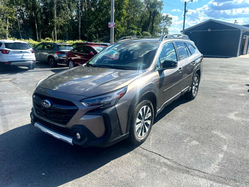Used 2024 Subaru Outback Limited image 1