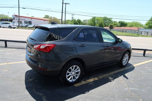 Used 2020 Chevrolet Equinox LS image 3