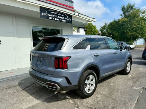 Used 2021 Kia Sorento LX image 10