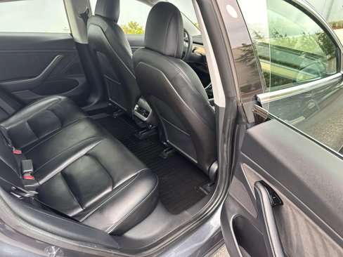 Used 2020 Tesla Model 3 Long Range image 12