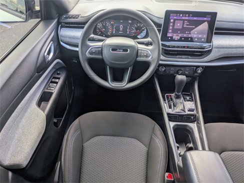 Used 2023 Jeep Compass Sport image 16