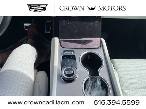 New 2026 Cadillac Vistiq Sport image 29