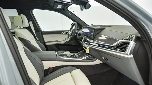 New 2026 BMW X7 M60i image 21