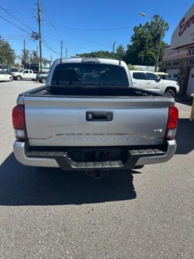 Used 2018 Toyota Tacoma TRD Sport w/ Technology Package image 3