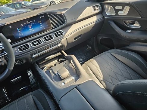 Certified 2025 Mercedes-Benz GLE 53 AMG 4MATIC image 34