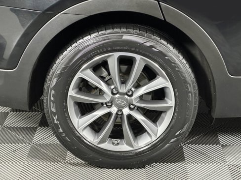 Used 2017 Hyundai Santa Fe SE image 14