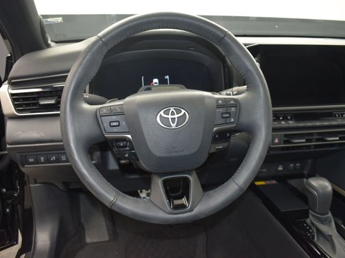 Used 2025 Toyota Camry XSE image 13